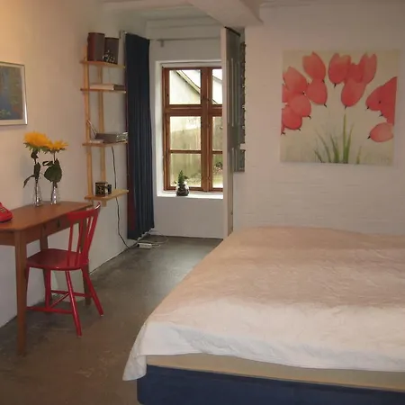 Farmer Ravning Bed & Breakfast 3*